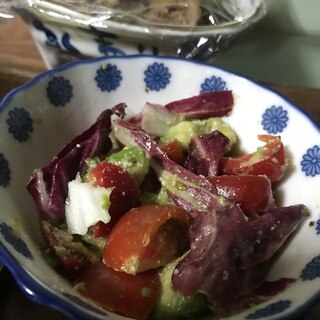 紫キャベツとトマトのサラダ